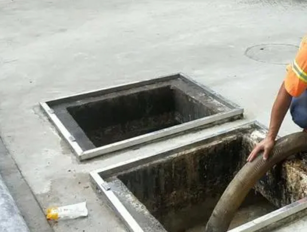 新城街道化粪池清理